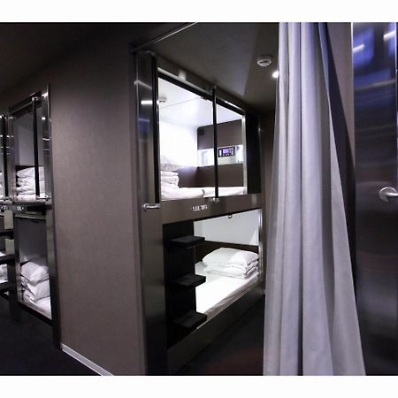 Capsule Hotel Valie Ebisucho Осака Экстерьер фото