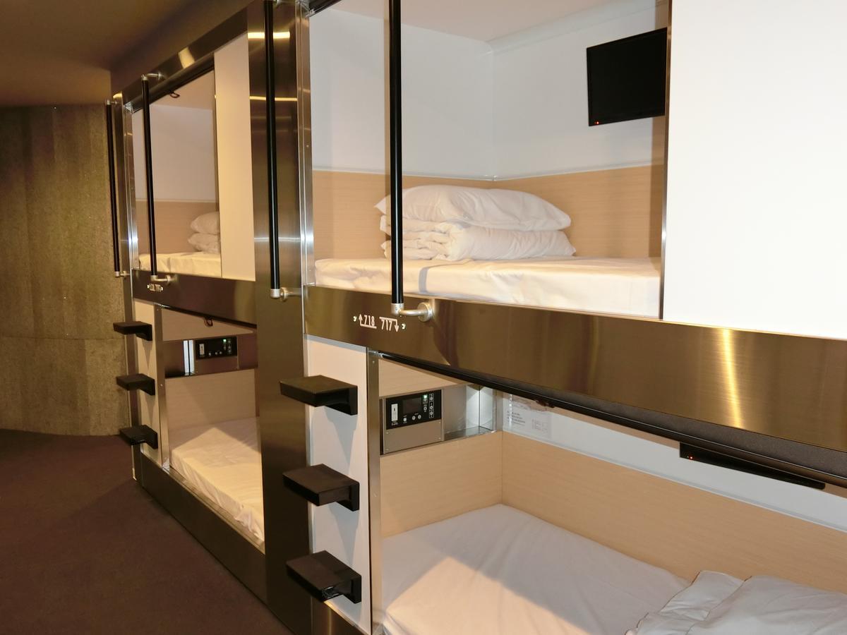 Capsule Hotel Valie Ebisucho Осака Экстерьер фото