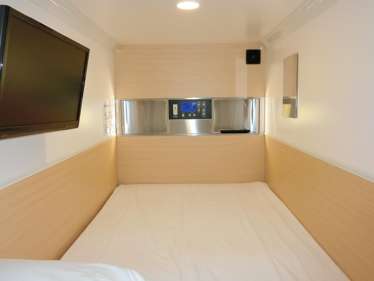 Capsule Hotel Valie Ebisucho Осака Экстерьер фото