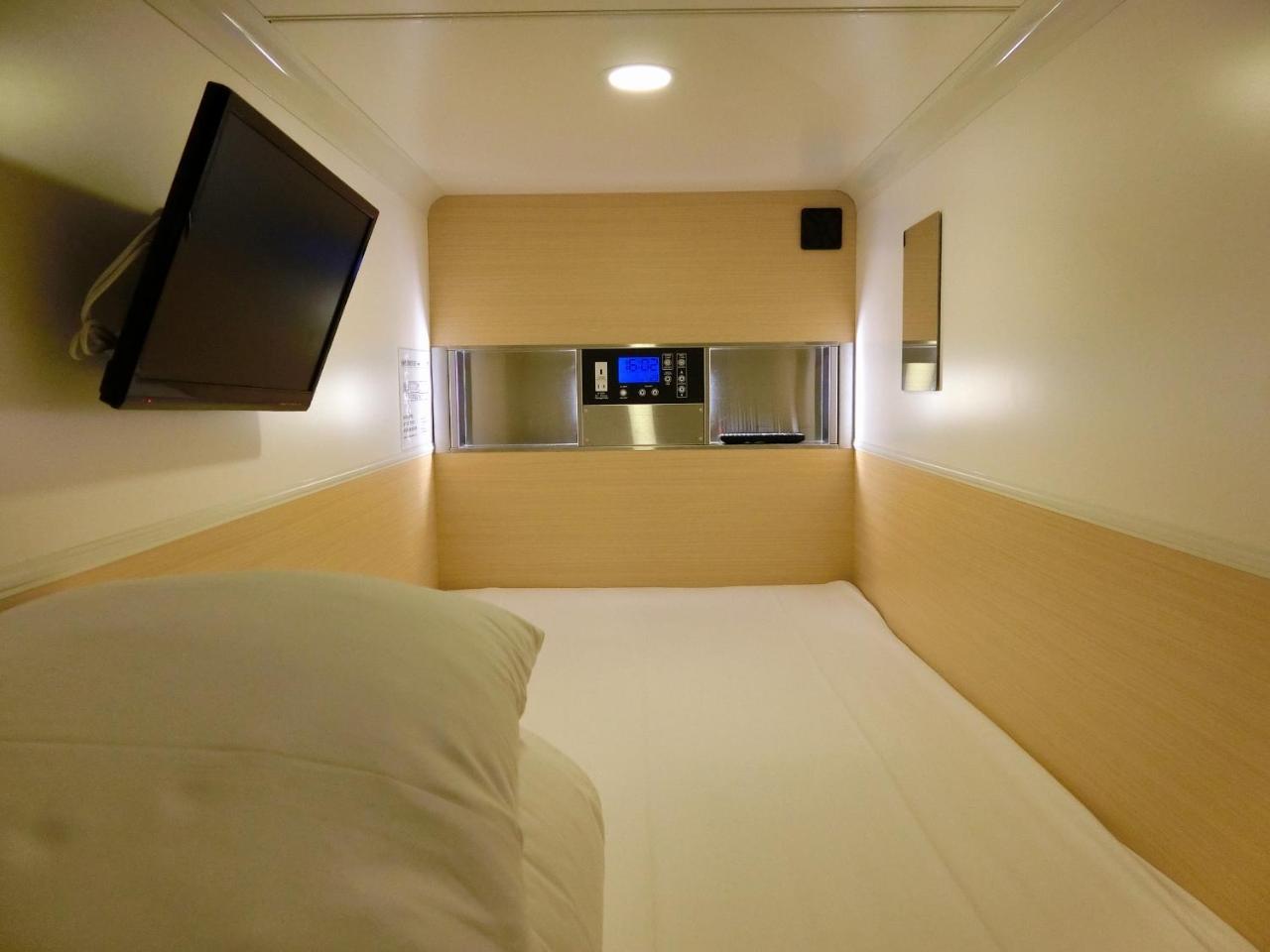 Capsule Hotel Valie Ebisucho Осака Экстерьер фото
